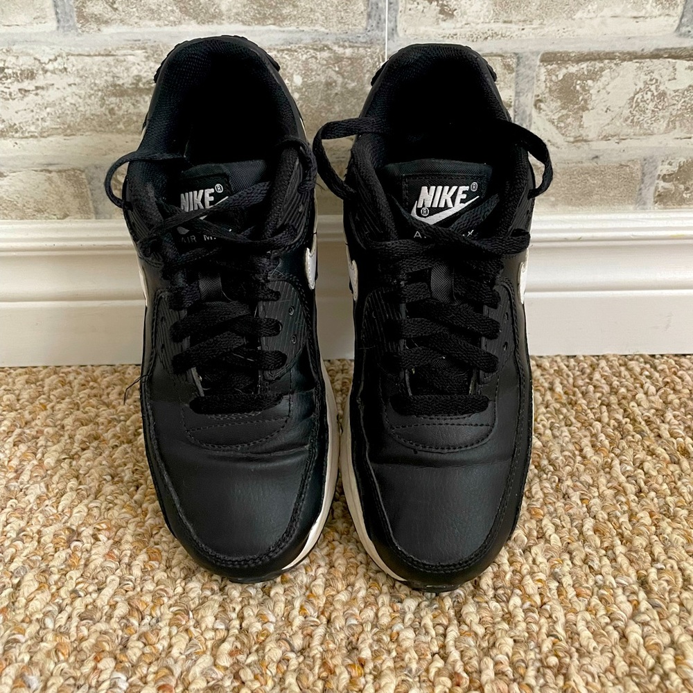Black Nike Air Max